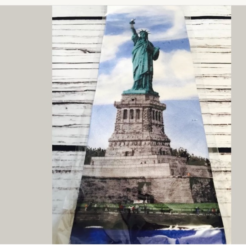 NEW Statue Of Liberty Necktie Lady Liberty Ellis